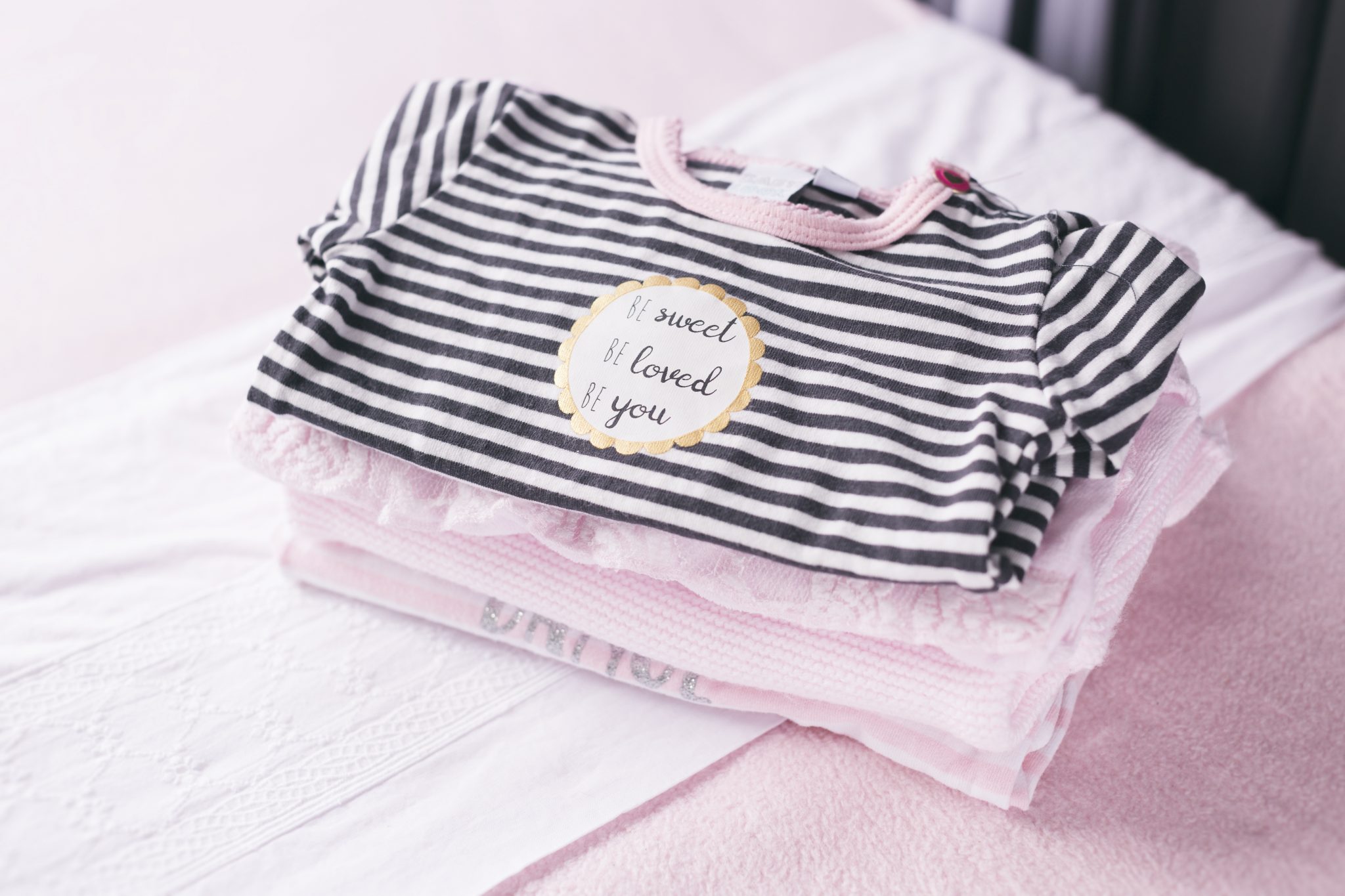 Vlek in babykleding