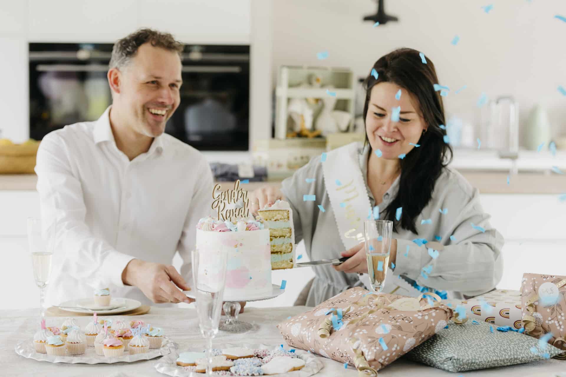 gender reveal taart