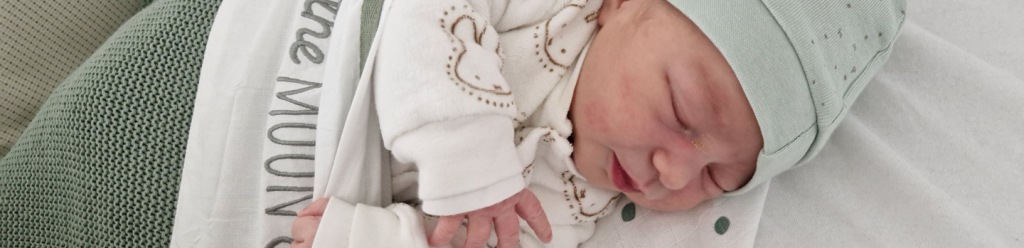Pasgeboren baby Diede, begeleid door Naviva Kraamzorg.